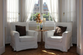  Ally's Bed&Breakfast  Барселона